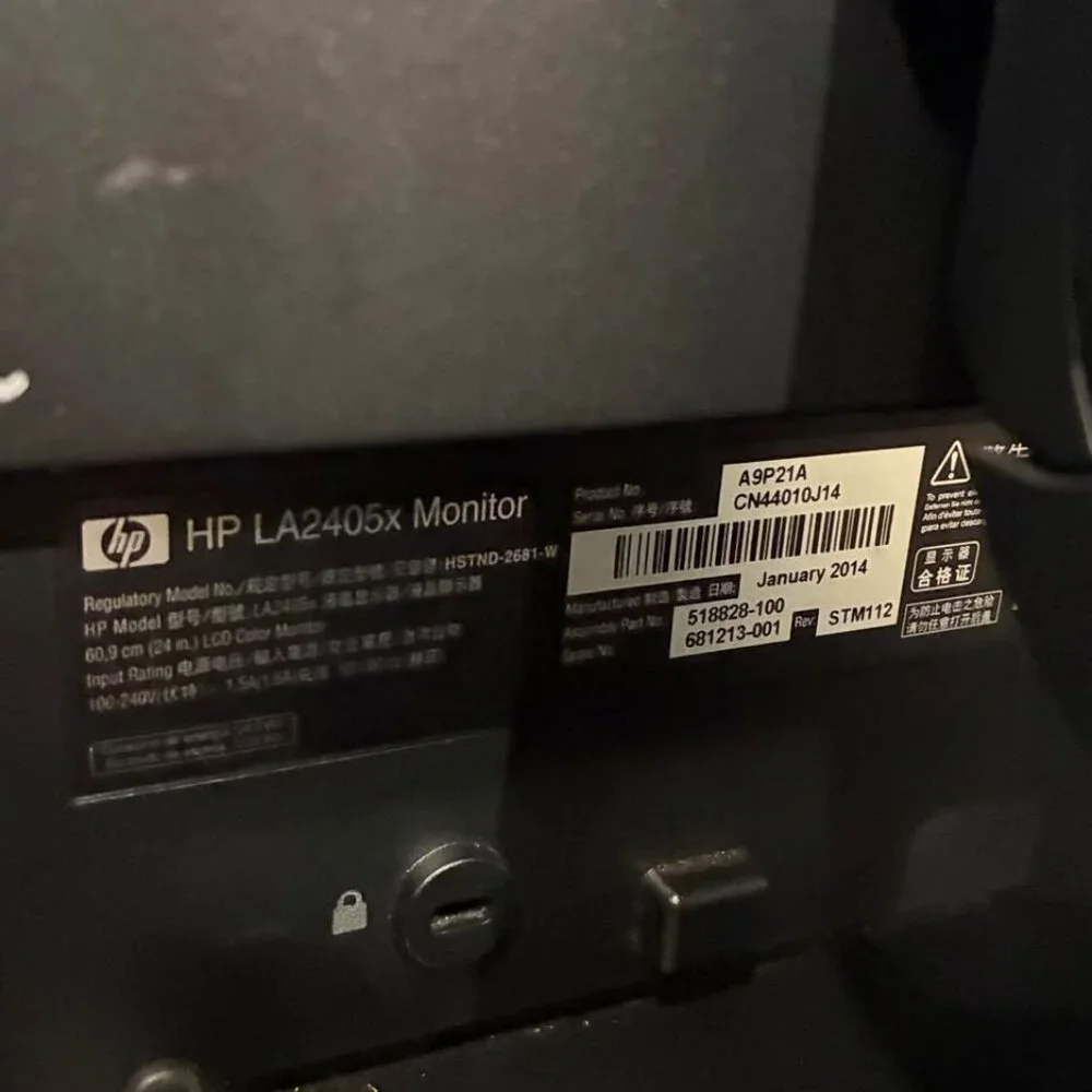 HP Compaq LA2405x Backlit Adjustable Height LCD Gaming Monitor w Cords